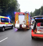 Fahrer verunglückt tödlich bei Verkehrsunfall, mehrere Schwerverletzte werden in Kliniken eingeliefert, Gaffer filmt Rettungsaktion, B299 Ortsumfahrung, Gmd. Vilsbiburg, Lkr. Landshut, 13.09.2023 ca. 18.45 Uhr  Ein tödlicher Verkehrsunfall ereignete sich am Mittwochabend gegen 18.45 Uhr auf der Ortsumfahrung B299 von Vilsbiburg. Nach derzeitigem Sachstand kollidierten dabei drei Fahrzeuge zwischen den Abfahrten Herrnfelden und Maybachstraße miteinander, wobei der Fahrer eines älteren VW Golf noch an de